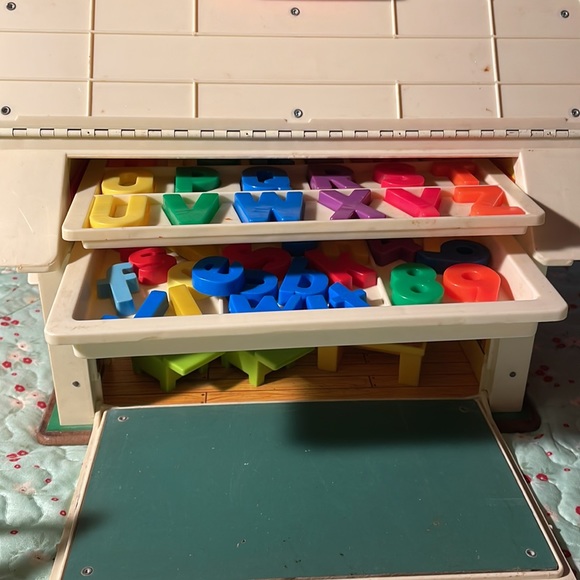 VINTAGE LITTLE PEOPLE SCHOOLHOUSE 1960s - Picture 4 of 15